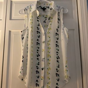 Ann Taylor medium petite floral sleeveless top excellent condition